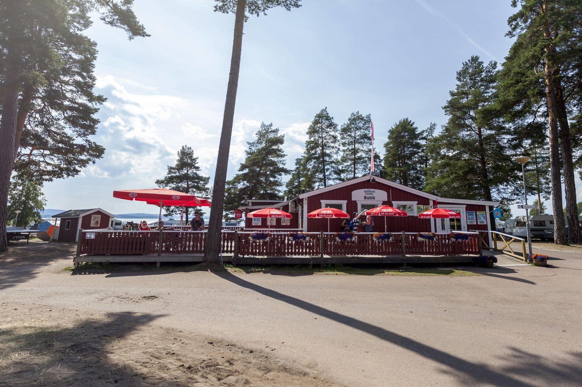 Отель First Camp Siljansbadet - Raettvik Экстерьер фото