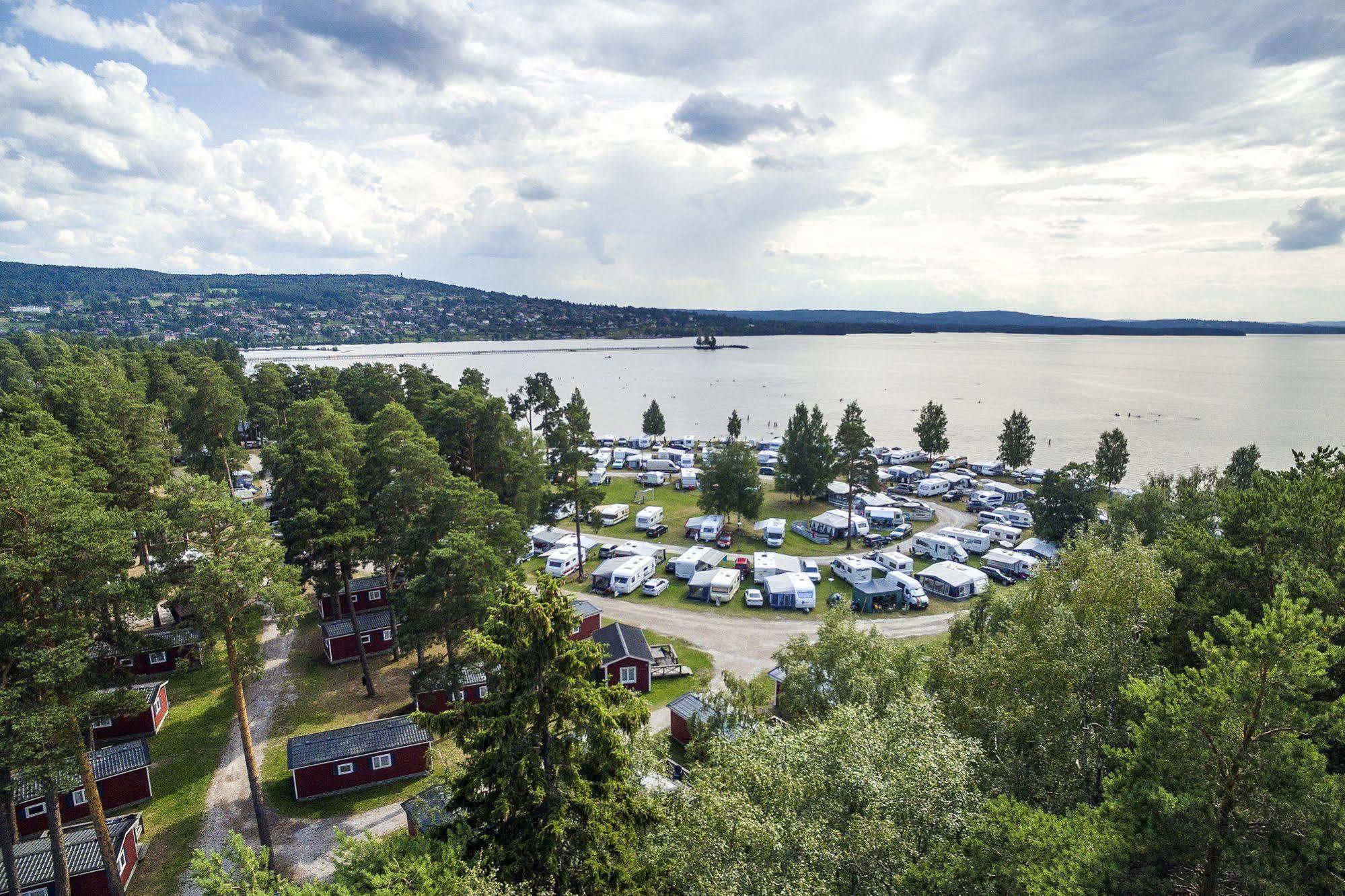 Отель First Camp Siljansbadet - Raettvik Экстерьер фото