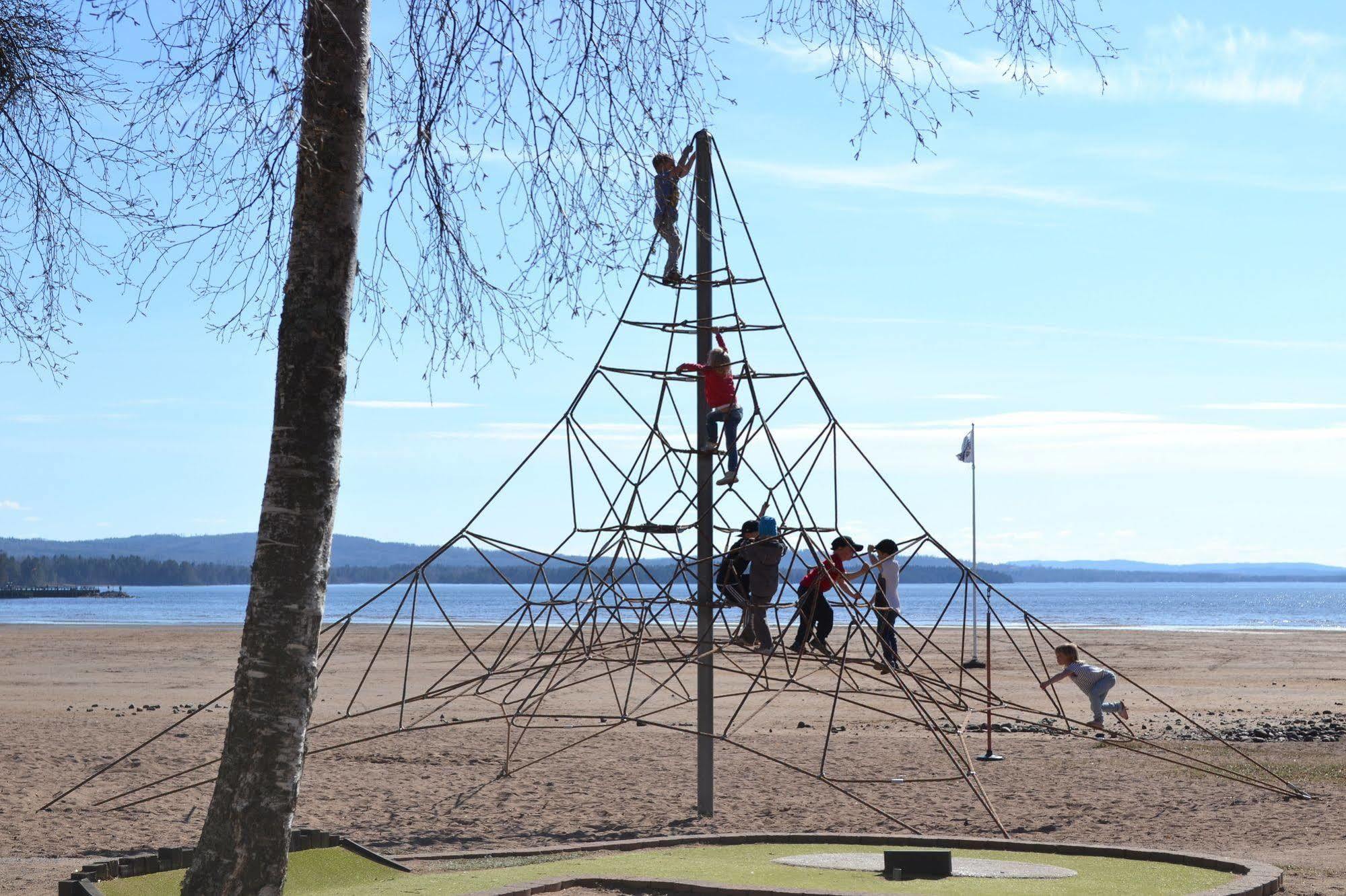 Отель First Camp Siljansbadet - Raettvik Экстерьер фото